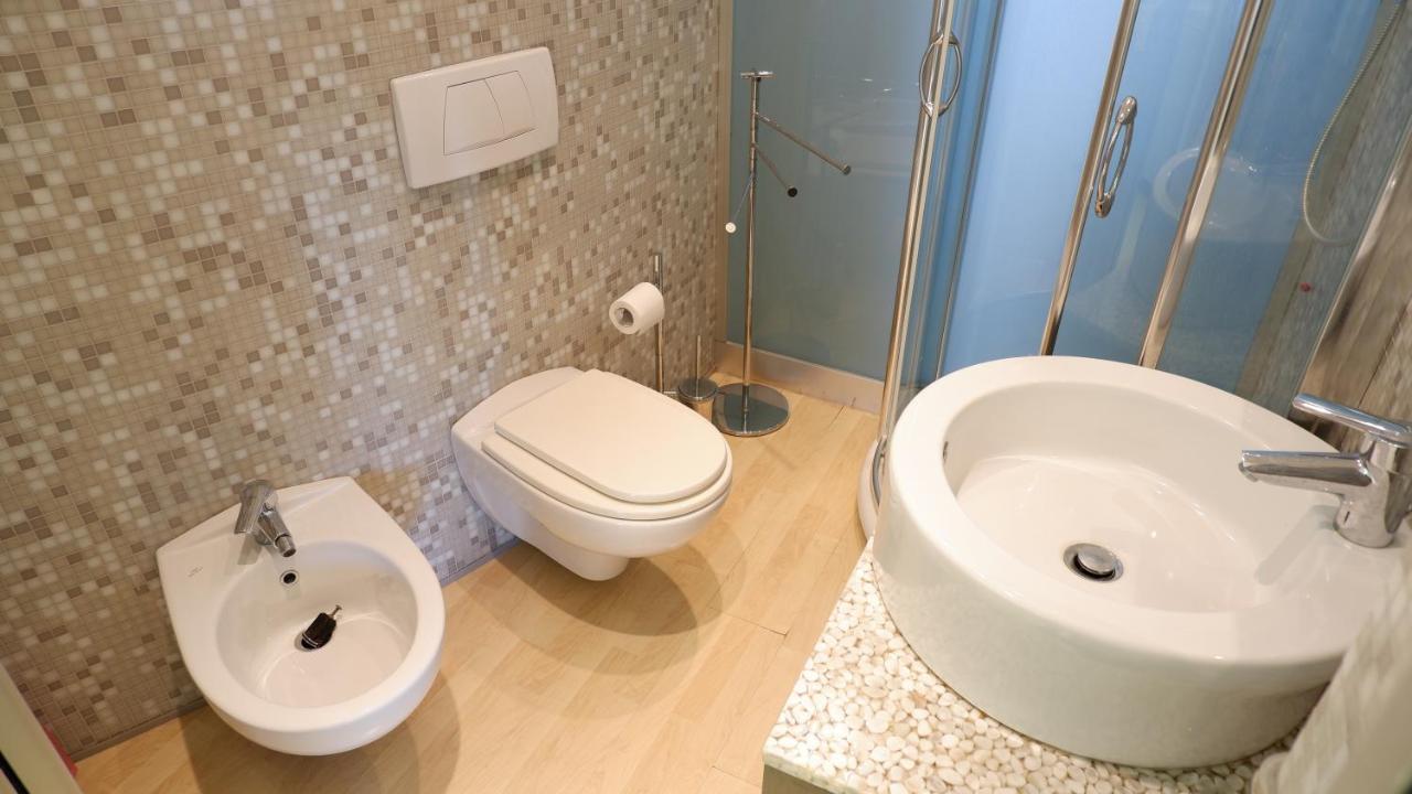 App4Rent Augustus Sea View - Family House - Wifi&Parking - 3 Rooms 리도 디 예솔로 외부 사진