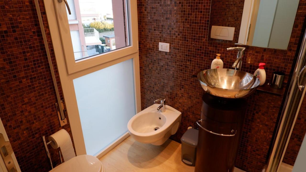 App4Rent Augustus Sea View - Family House - Wifi&Parking - 3 Rooms 리도 디 예솔로 외부 사진