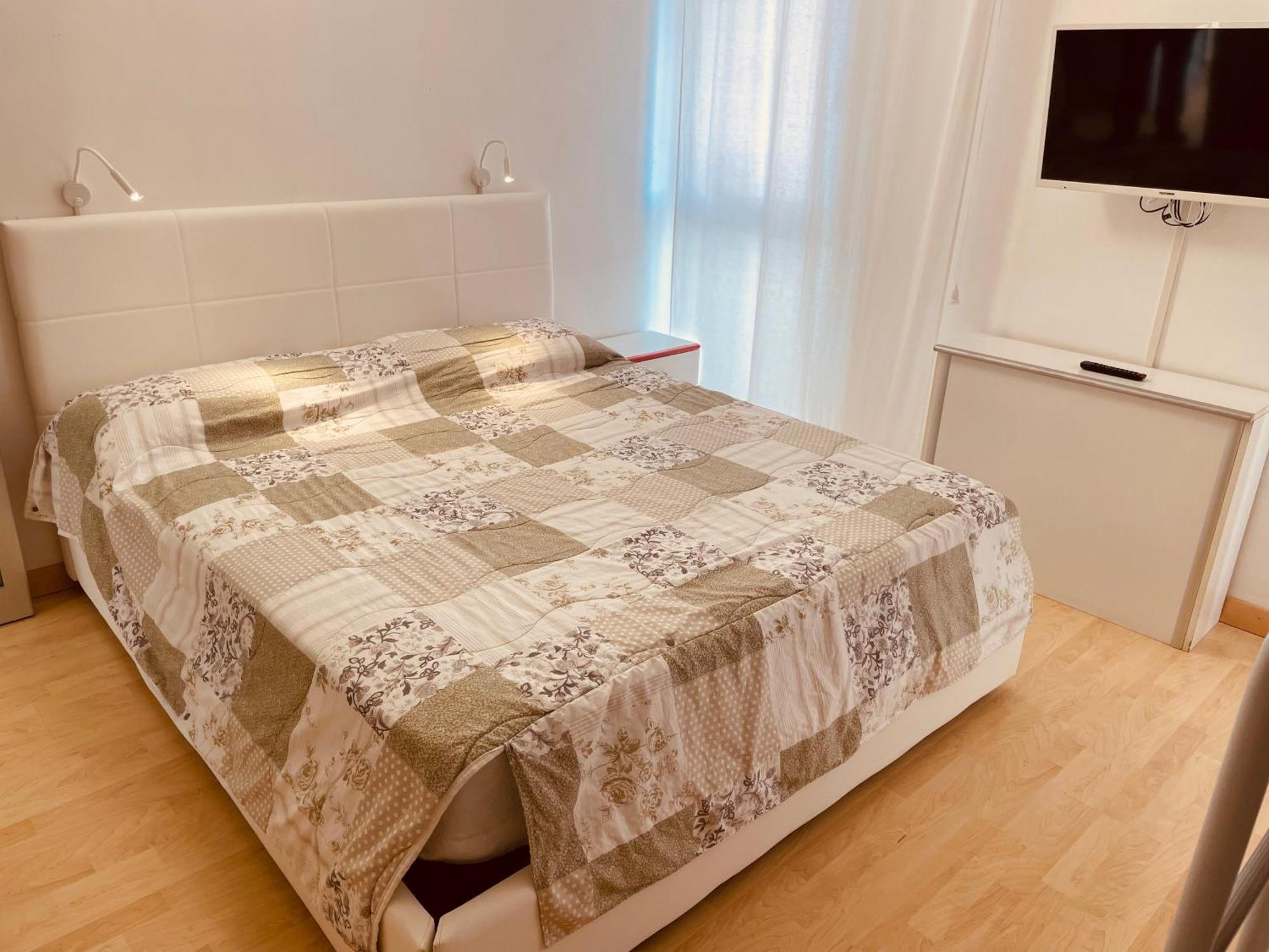 App4Rent Augustus Sea View - Family House - Wifi&Parking - 3 Rooms 리도 디 예솔로 외부 사진